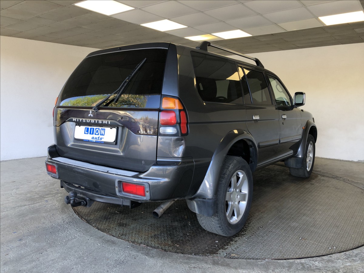 mitsubishi-pajero-2-5-td - 6