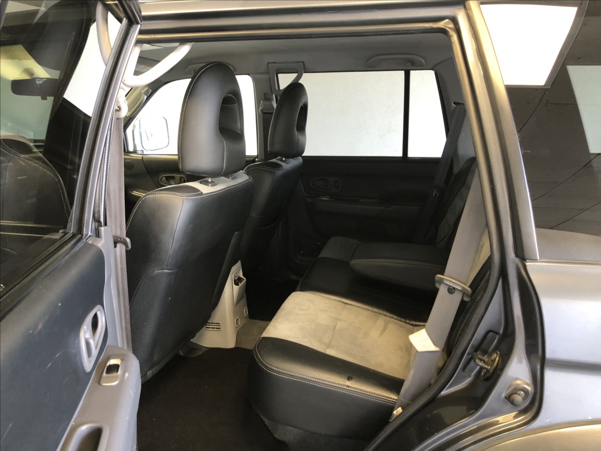 mitsubishi-pajero-2-5-td - 9