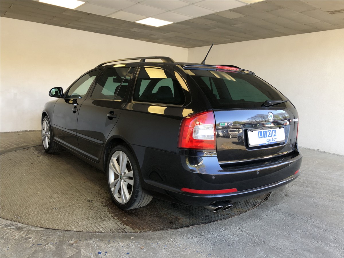 skoda-octavia-2-0-tdi-rs - 4