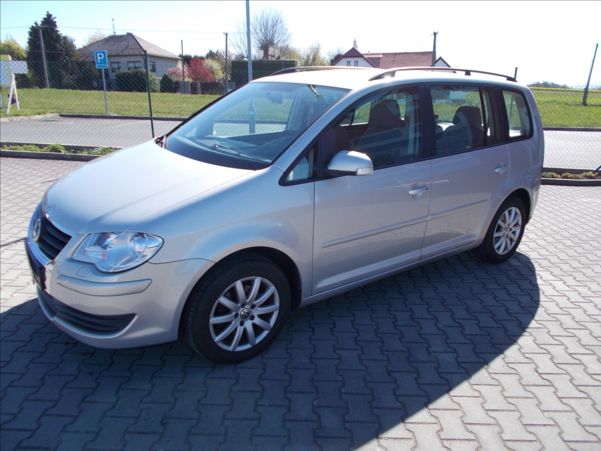 volkswagen-touran-1-9-tdi-webasto-navigace-tz - 3