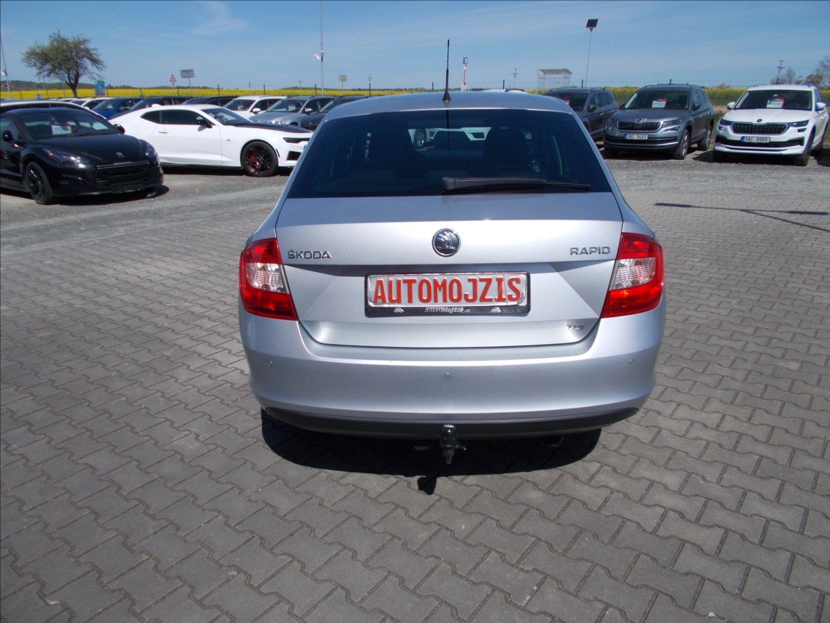 skoda-rapid-1-6-tdi-cr-digiklima-pekne - 9
