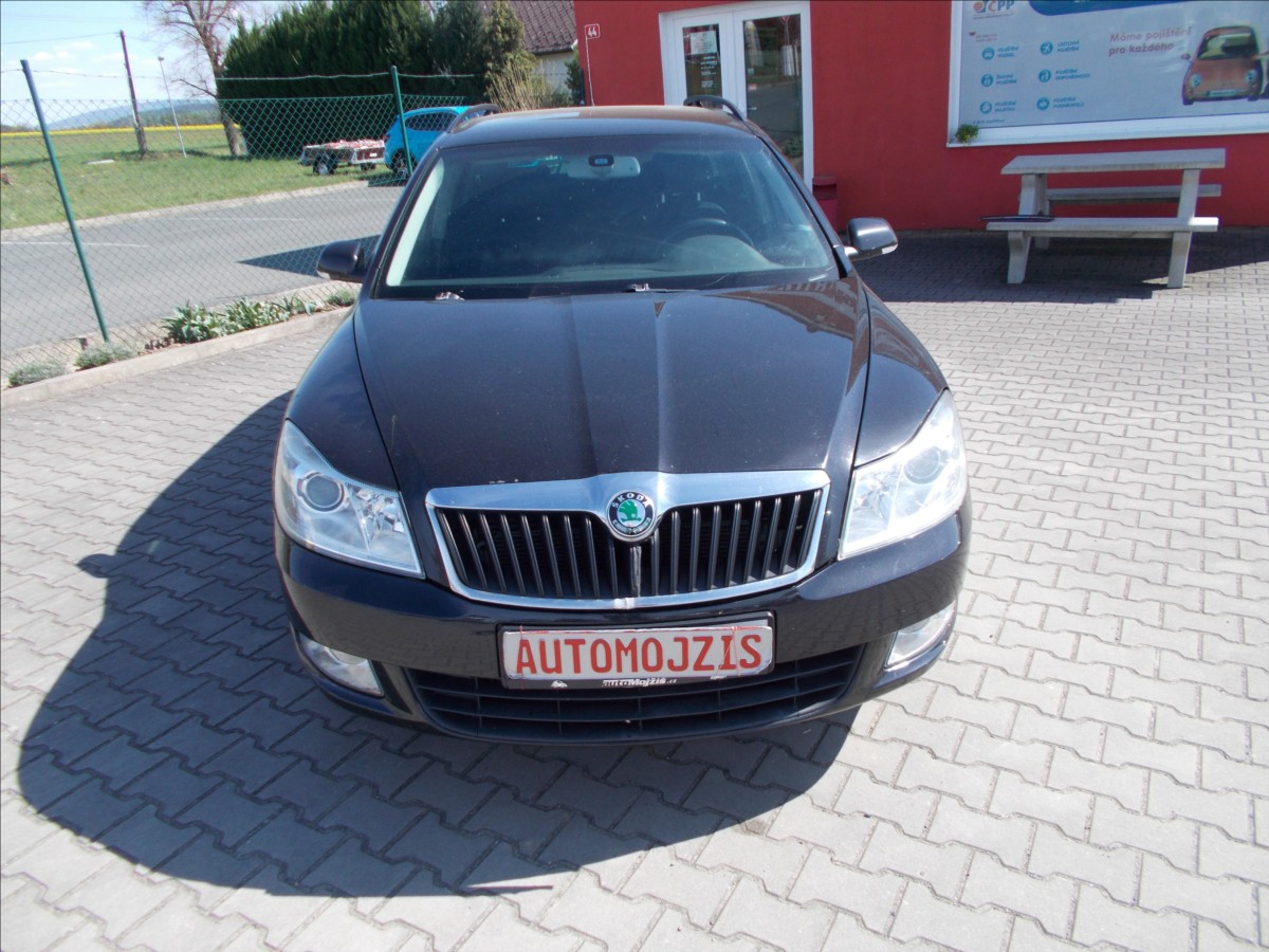 skoda-octavia-2-0-tdi-xenony-navigace-stk-4-2027-ii - 2