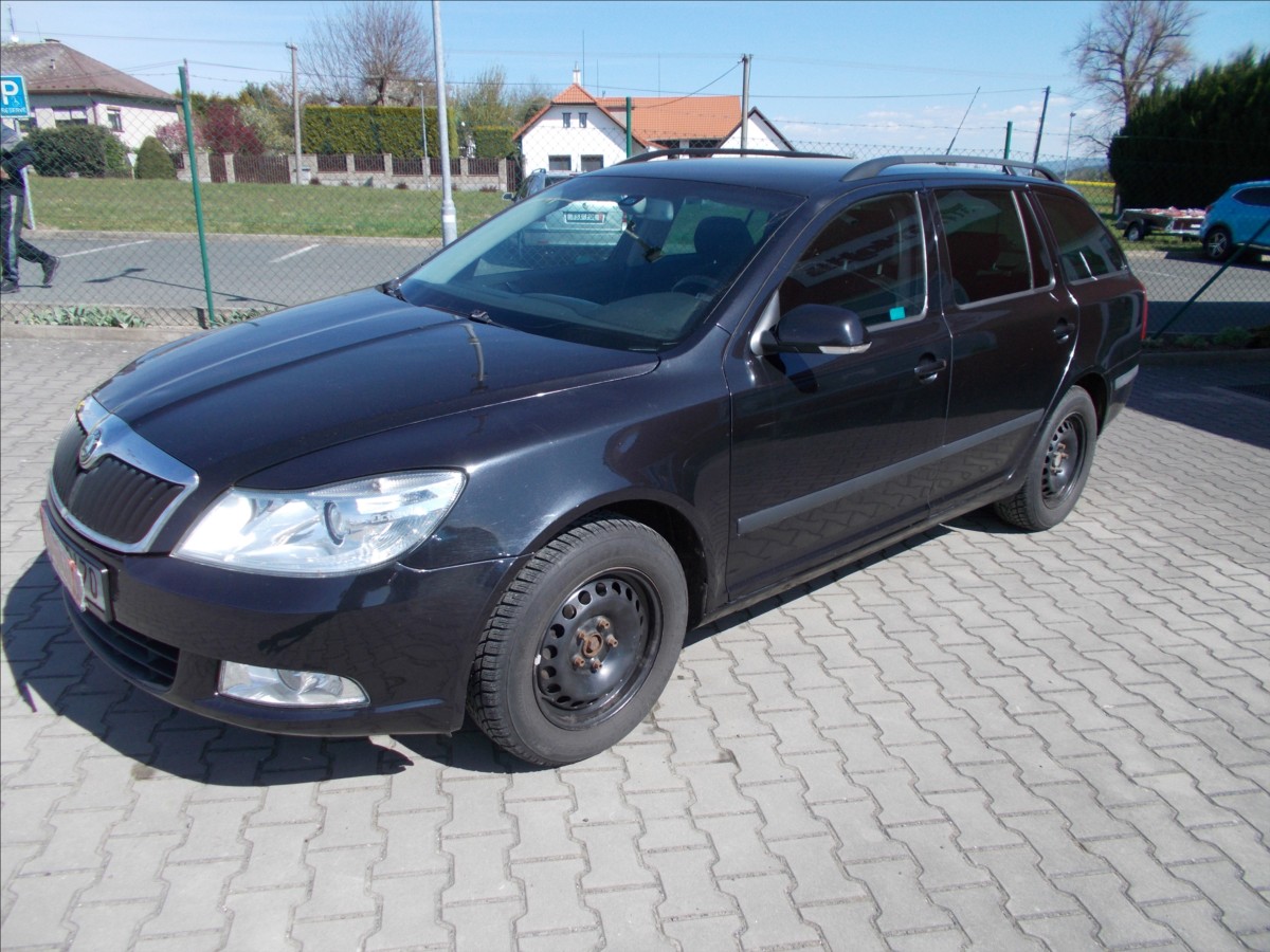 skoda-octavia-2-0-tdi-xenony-navigace-stk-4-2027-ii - 3