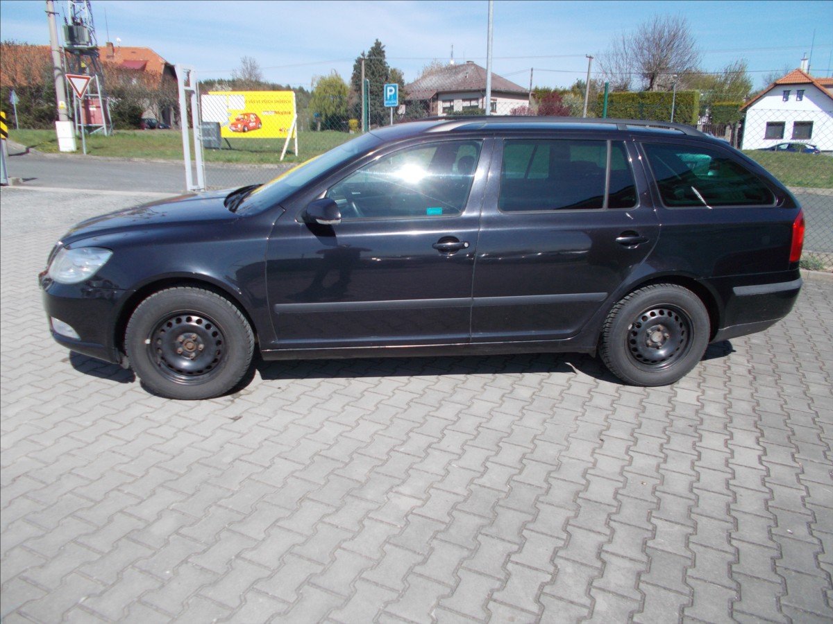 skoda-octavia-2-0-tdi-xenony-navigace-stk-4-2027-ii - 4