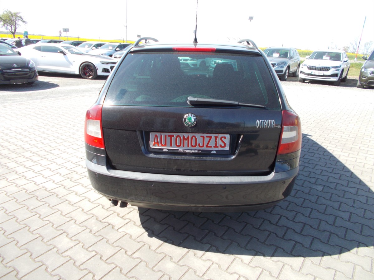 skoda-octavia-2-0-tdi-xenony-navigace-stk-4-2027-ii - 8