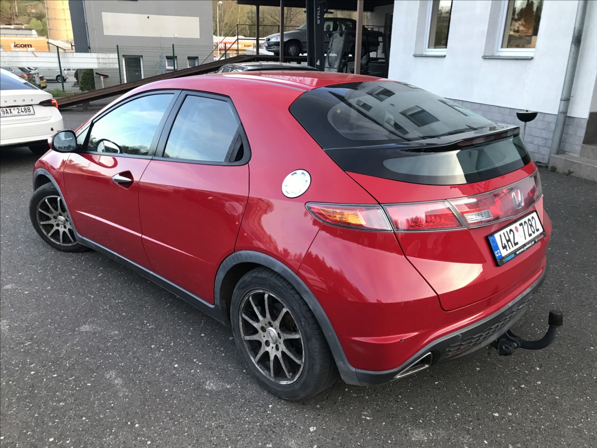 honda-civic-2-2-i-ctdi - 3