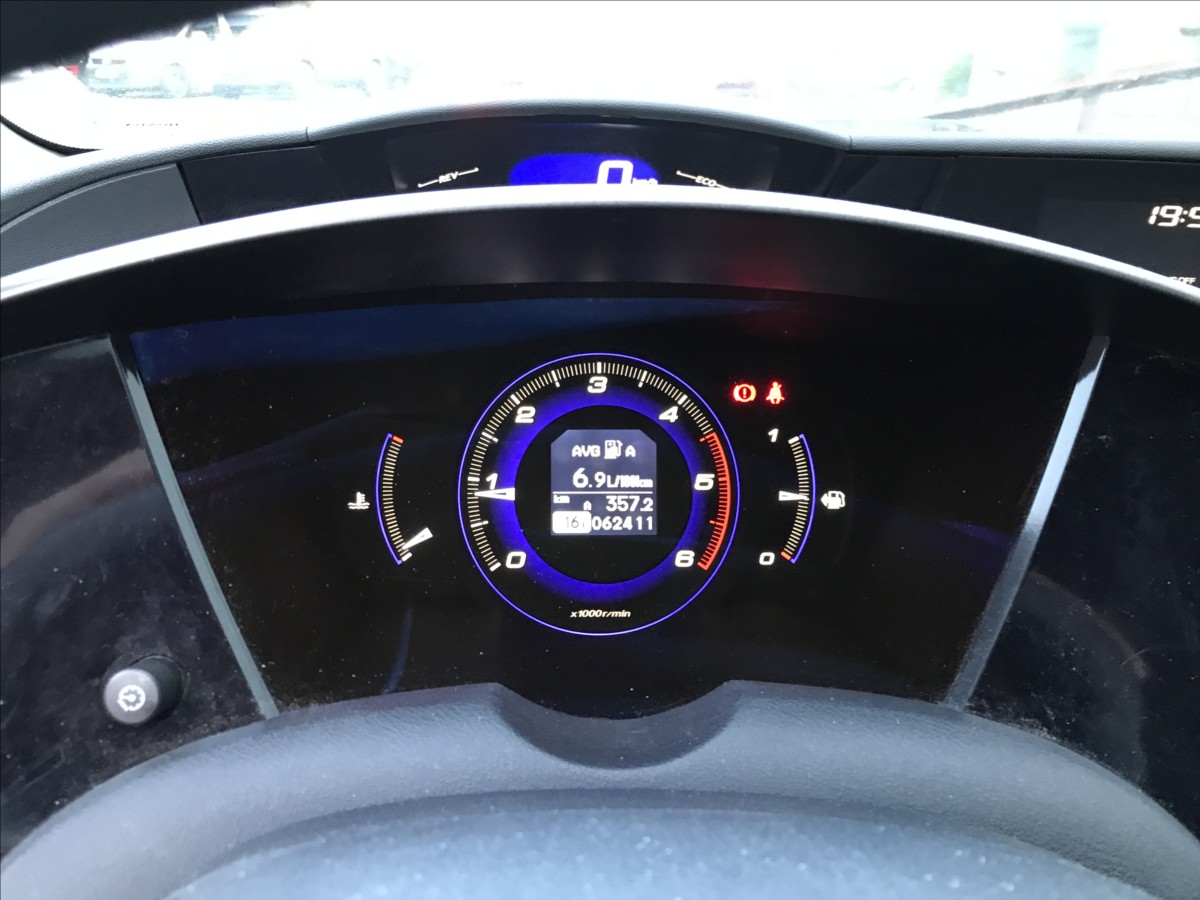 honda-civic-2-2-i-ctdi - 4