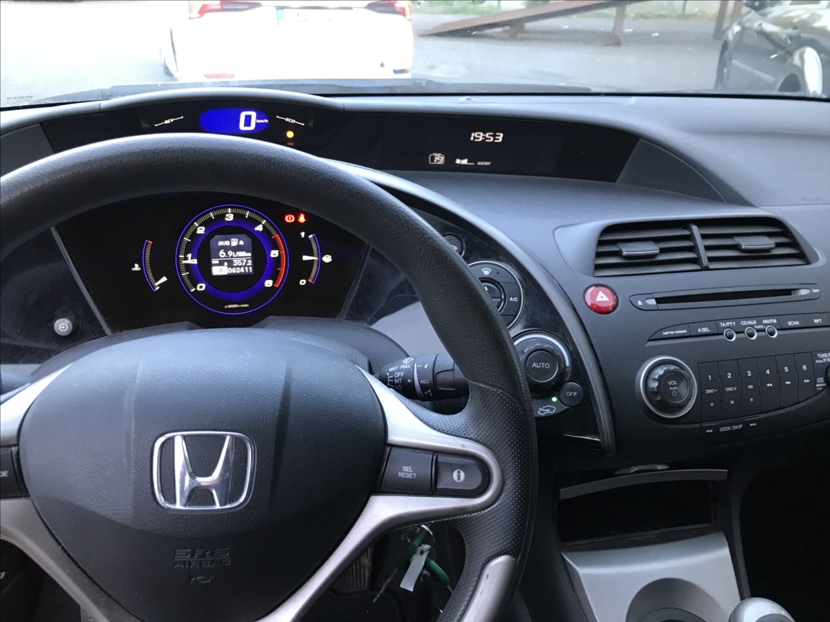 honda-civic-2-2-i-ctdi - 5