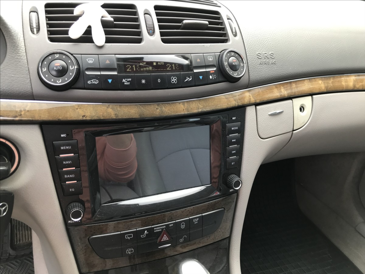 mercedes-benz-tridy-e-3-2-cdi-avantgarde - 9