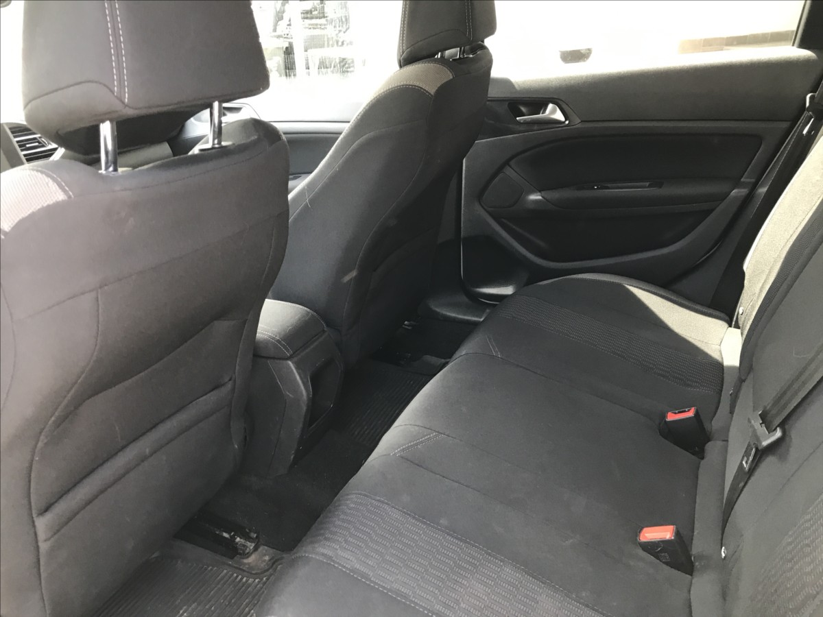 peugeot-308-1-2-pt-combi-81kw - 8