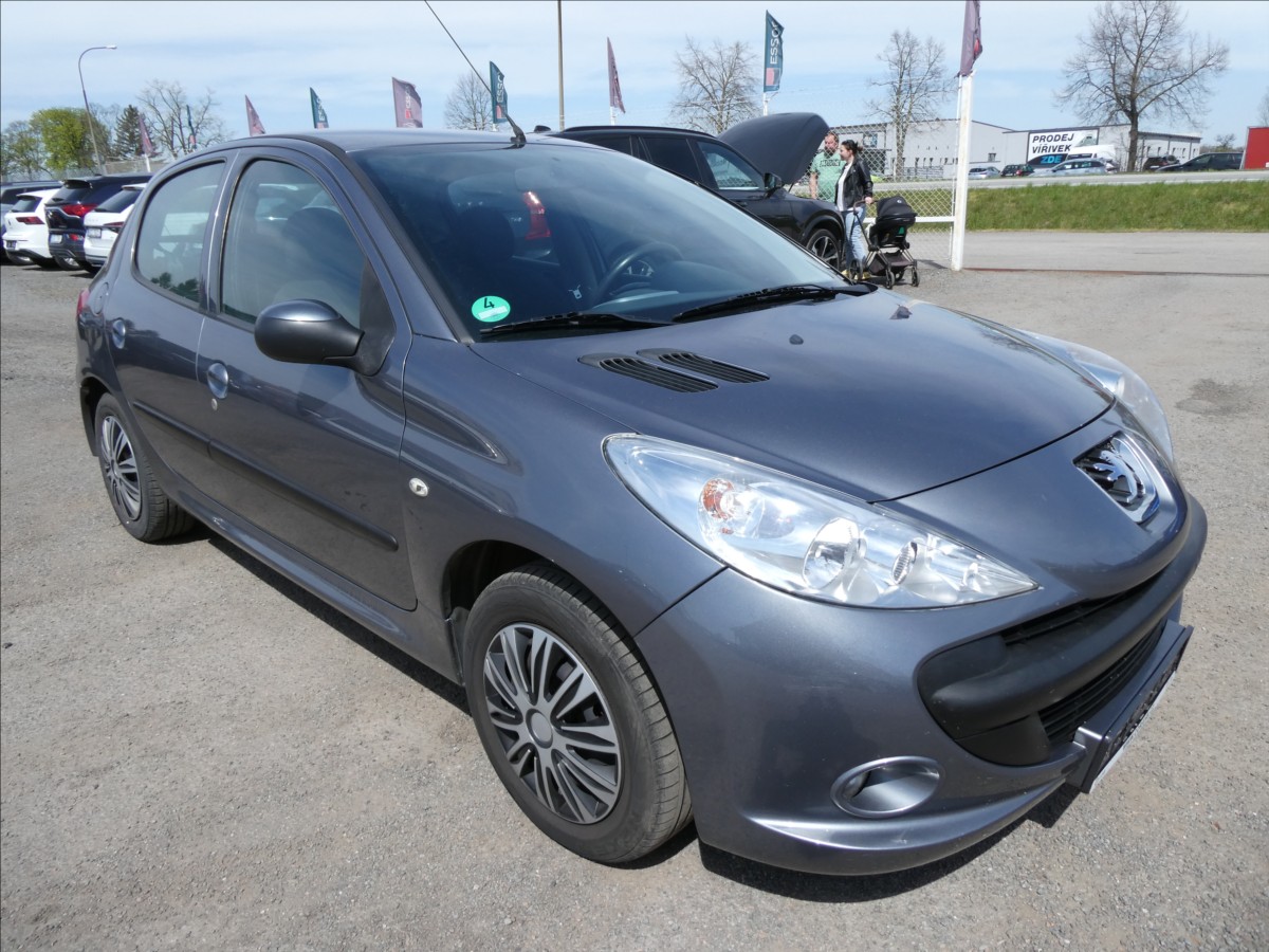Peugeot 206 1,4 i 54kW klima, 2x kola