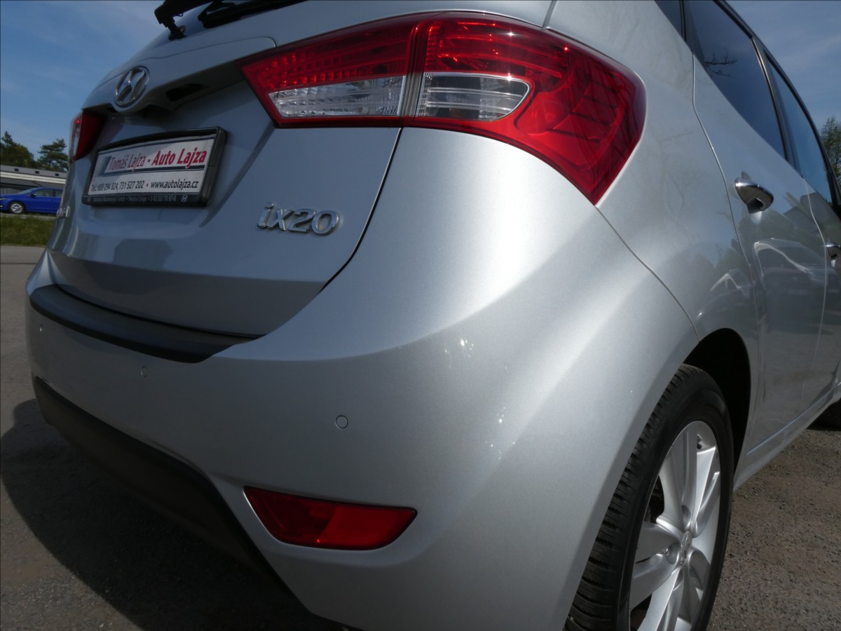 hyundai-ix20-1-6-i-92kw-automat-serviska - 9