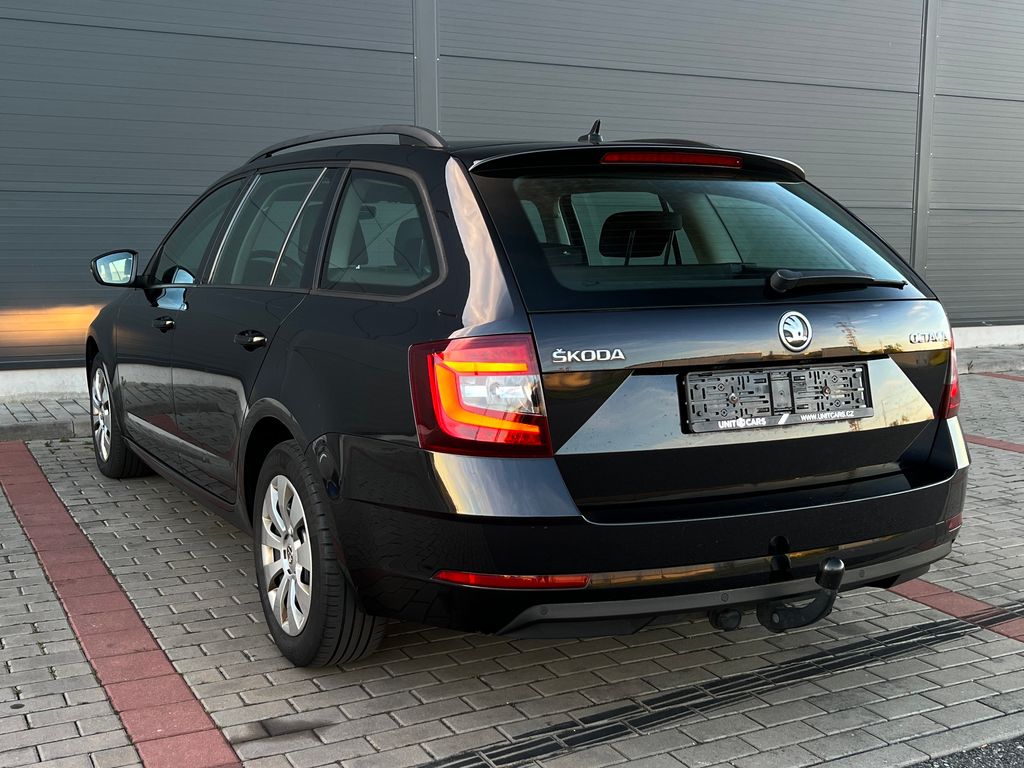 skoda-octavia-1-6-tdi-dsg-navi-park-c - 4