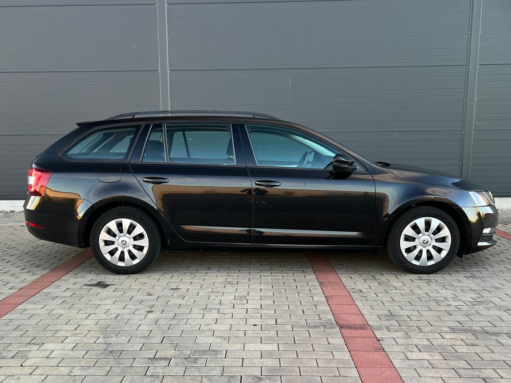 skoda-octavia-1-6-tdi-dsg-navi-park-c - 7