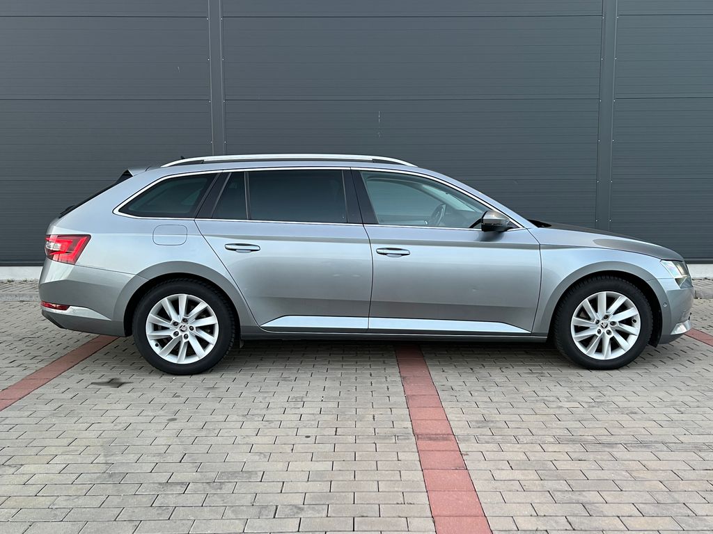 skoda-superb-2-0tdi-style-p-kamera-tazne-z - 6