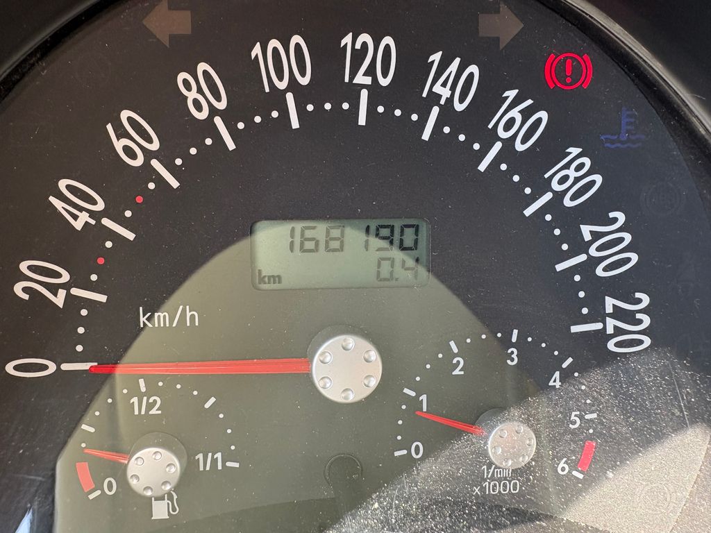 volkswagen-new-beetle-1-4-55kw-klima-tazne - 6