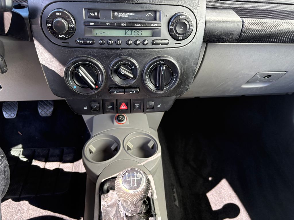 volkswagen-new-beetle-1-4-55kw-klima-tazne - 8