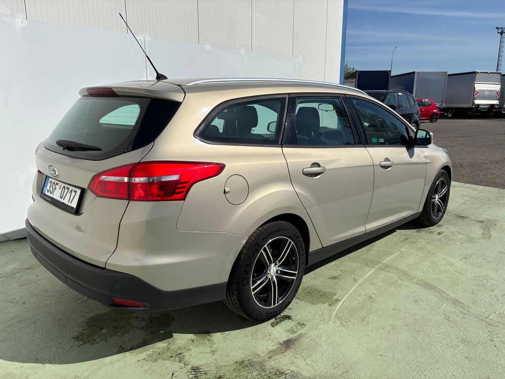 ford-focus-1-6i-77kw-aut-ac-vyhrevy-cr - 1