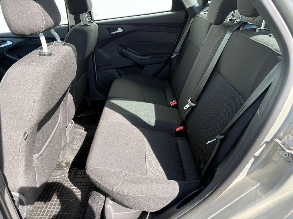 ford-focus-1-6i-77kw-aut-ac-vyhrevy-cr - 6