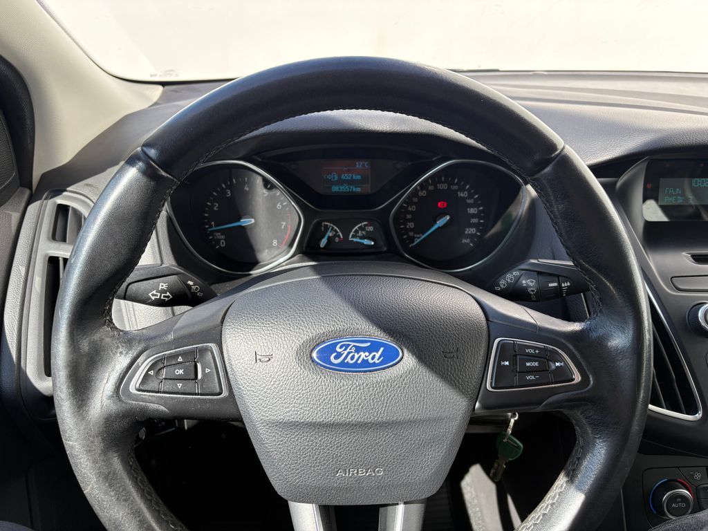 ford-focus-1-6i-77kw-aut-ac-vyhrevy-cr - 7
