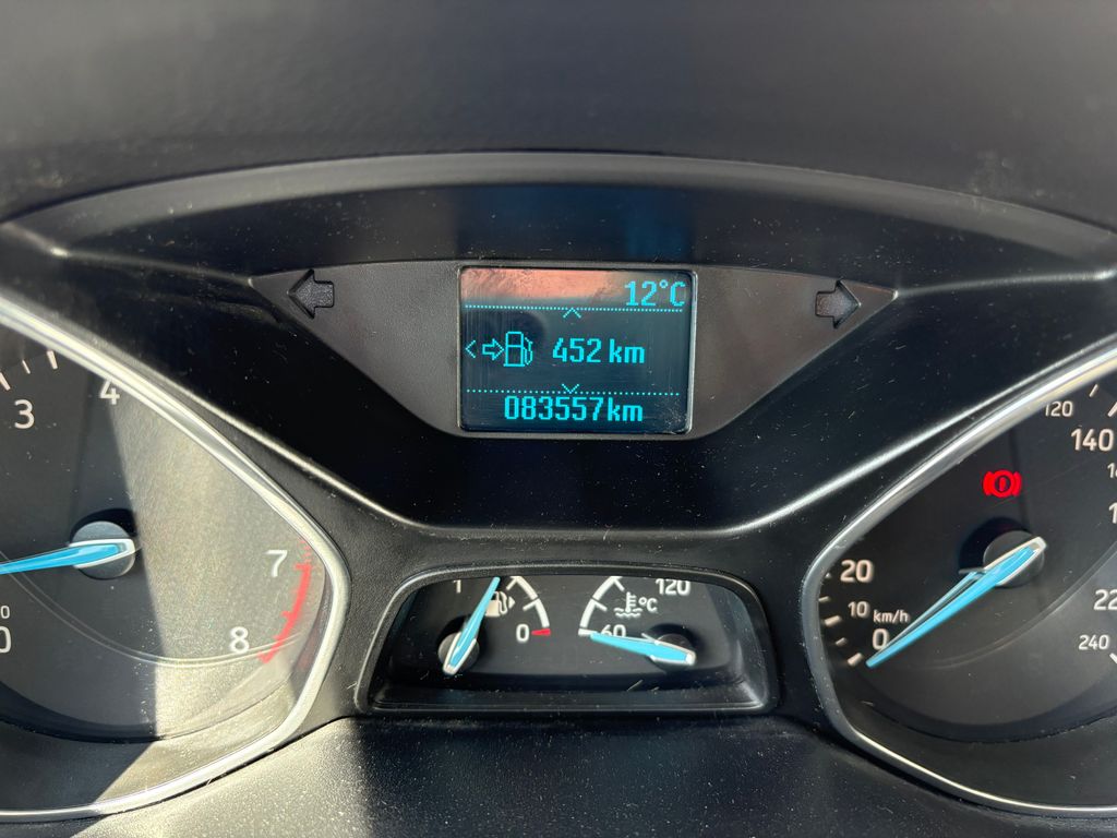 ford-focus-1-6i-77kw-aut-ac-vyhrevy-cr - 8