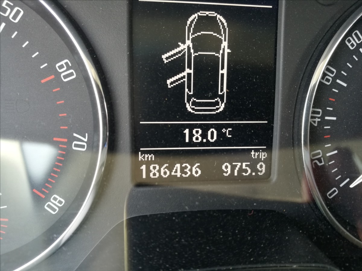 skoda-roomster-1-2-tsi-scout - 4