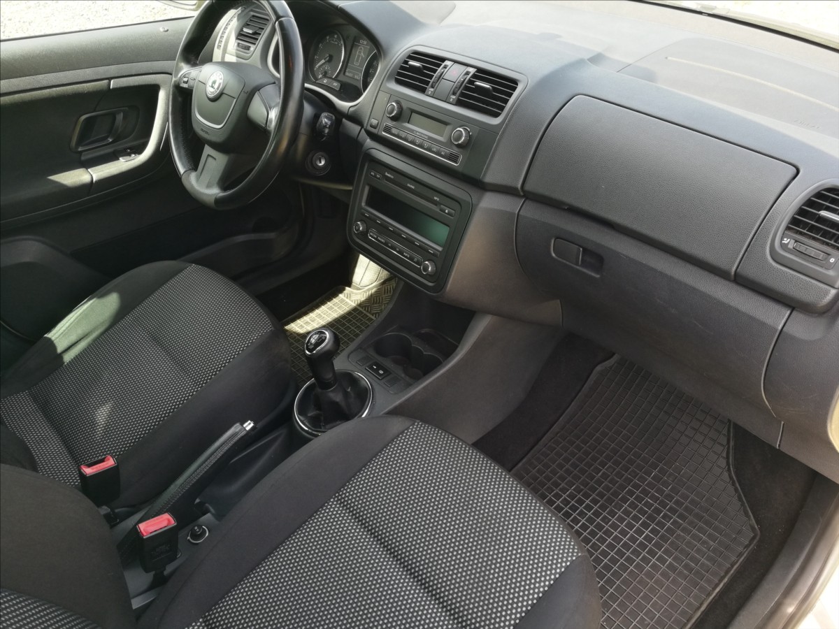 skoda-roomster-1-2-tsi-scout - 8