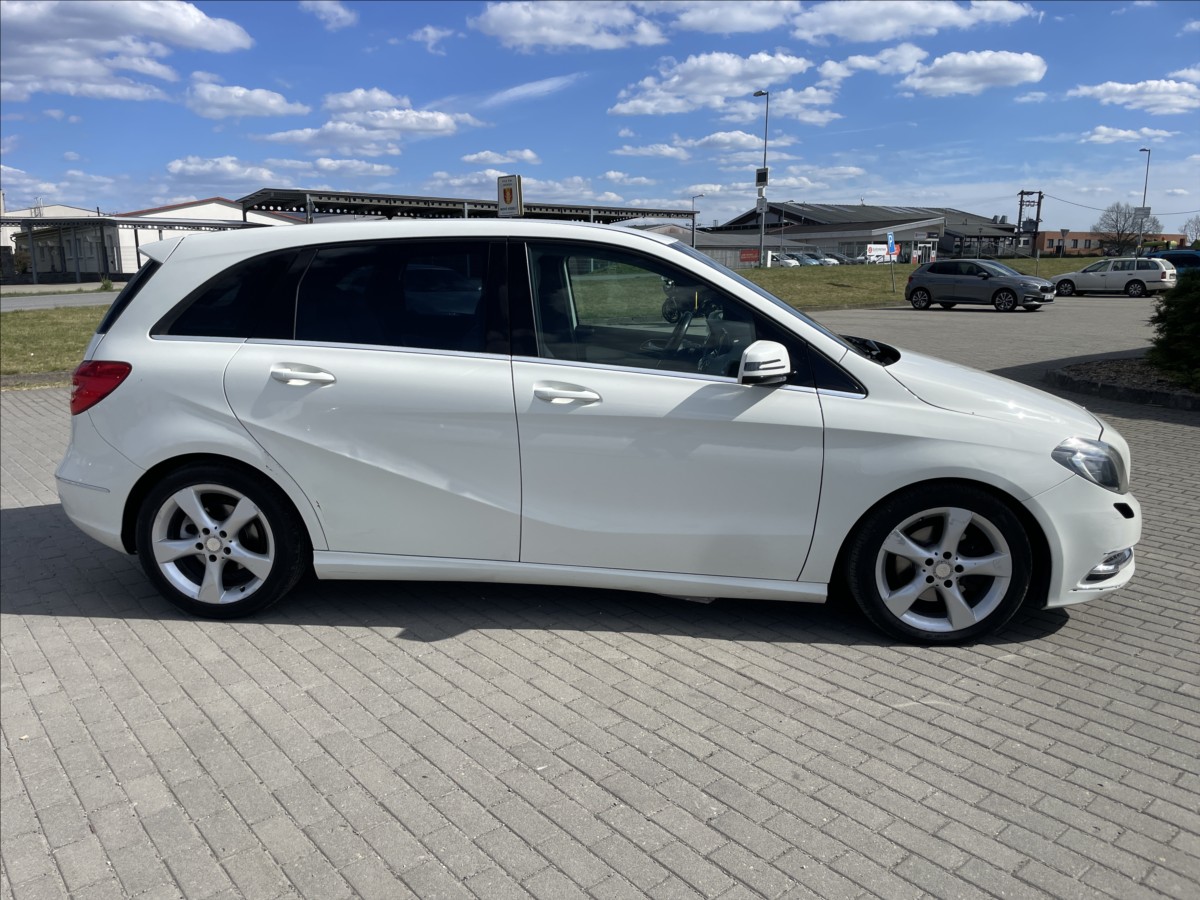 mercedes-benz-tridy-b-1-8-200cdi-100kw-automat-bez-koroze - 4