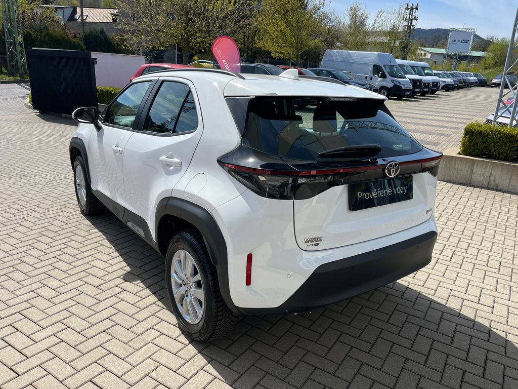 toyota-yaris-cross-1-5-hybrid-e-cvt-comfort - 3