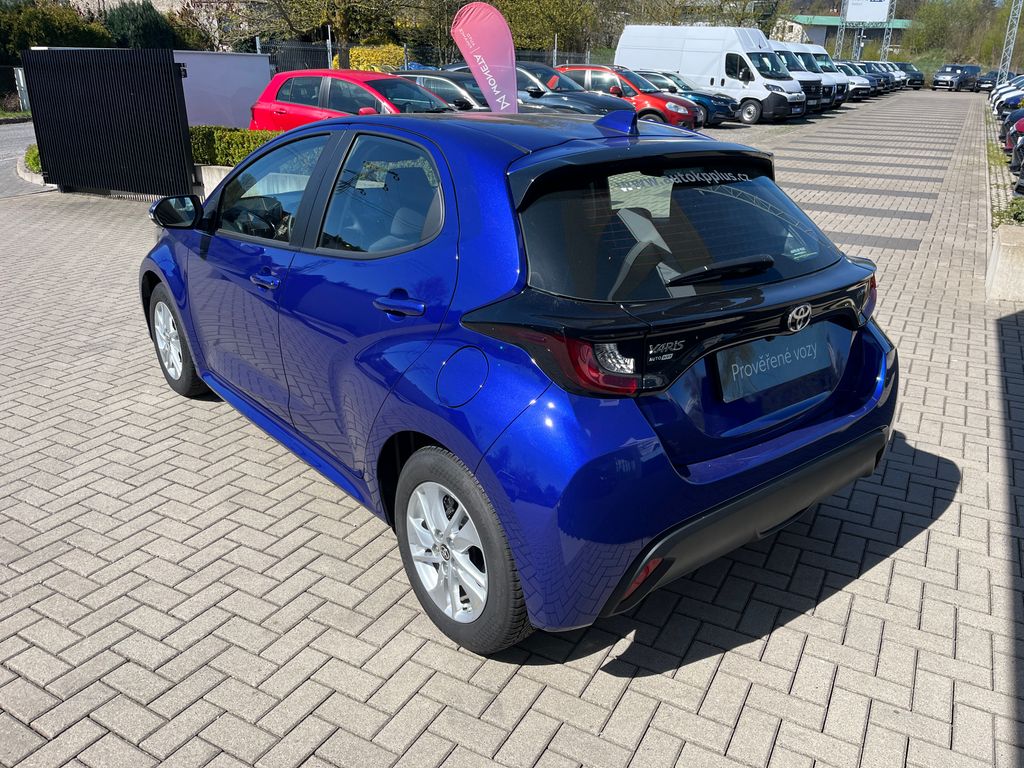 toyota-yaris-1-5-hybrid-e-cvt-comfort - 3