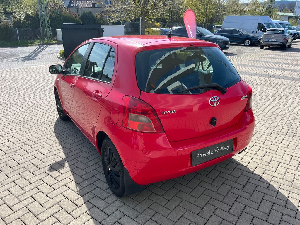 toyota-yaris-1-3-vvt-i-64kw-automat-klima - 3