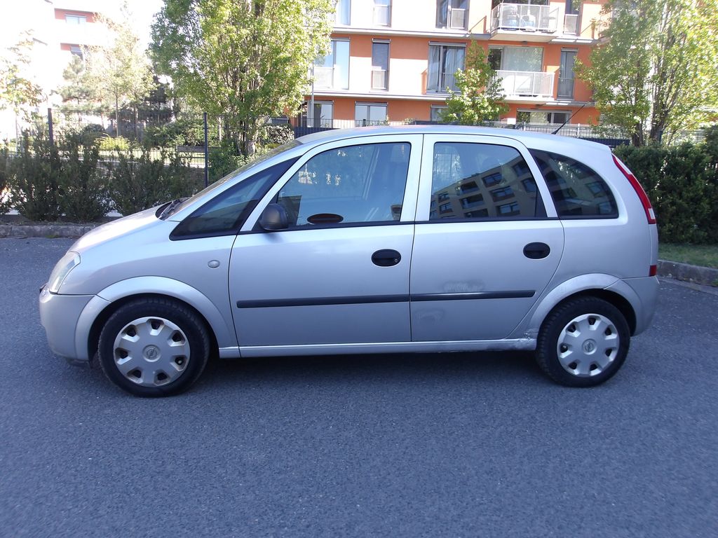 opel-meriva-1-6i-automat - 3