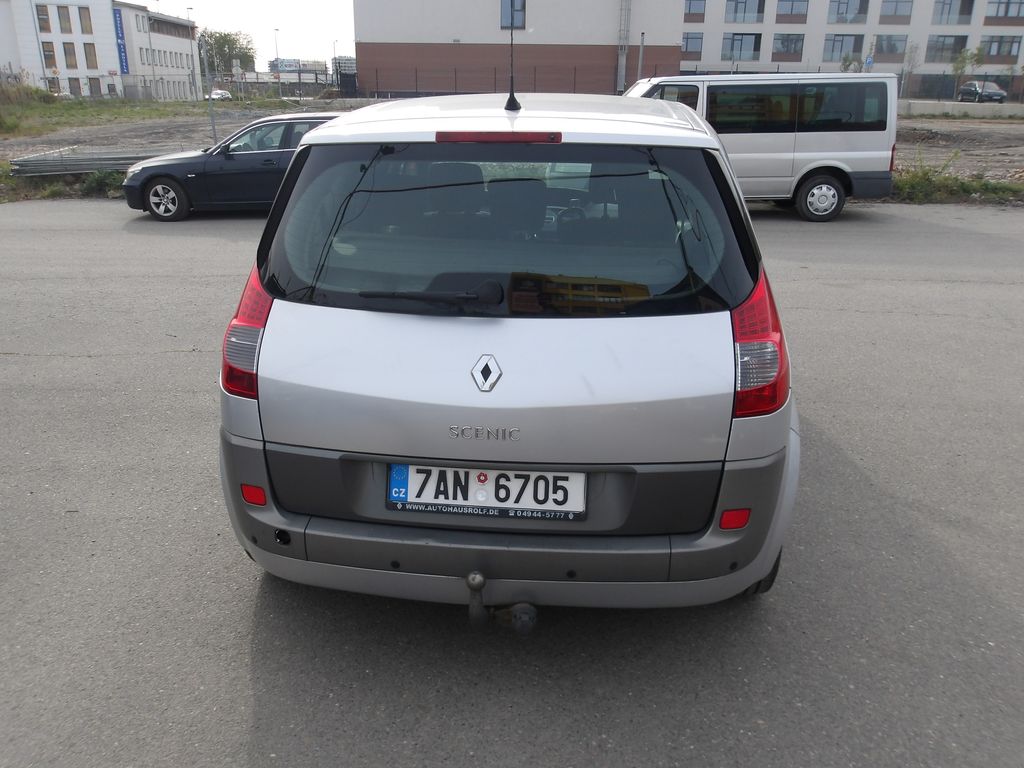 renault-scenic-1-5dci-pekny - 6