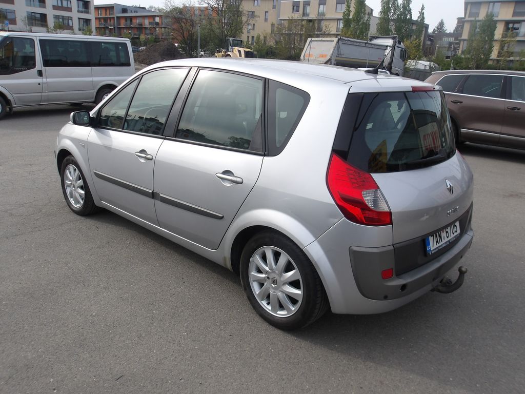 renault-scenic-1-5dci-pekny - 7