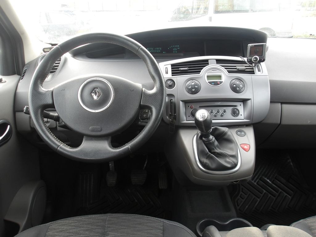 renault-scenic-1-5dci-pekny - 8