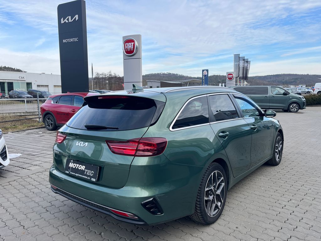 kia-ceed-1-5-t-gdi-exclusive-sw - 2