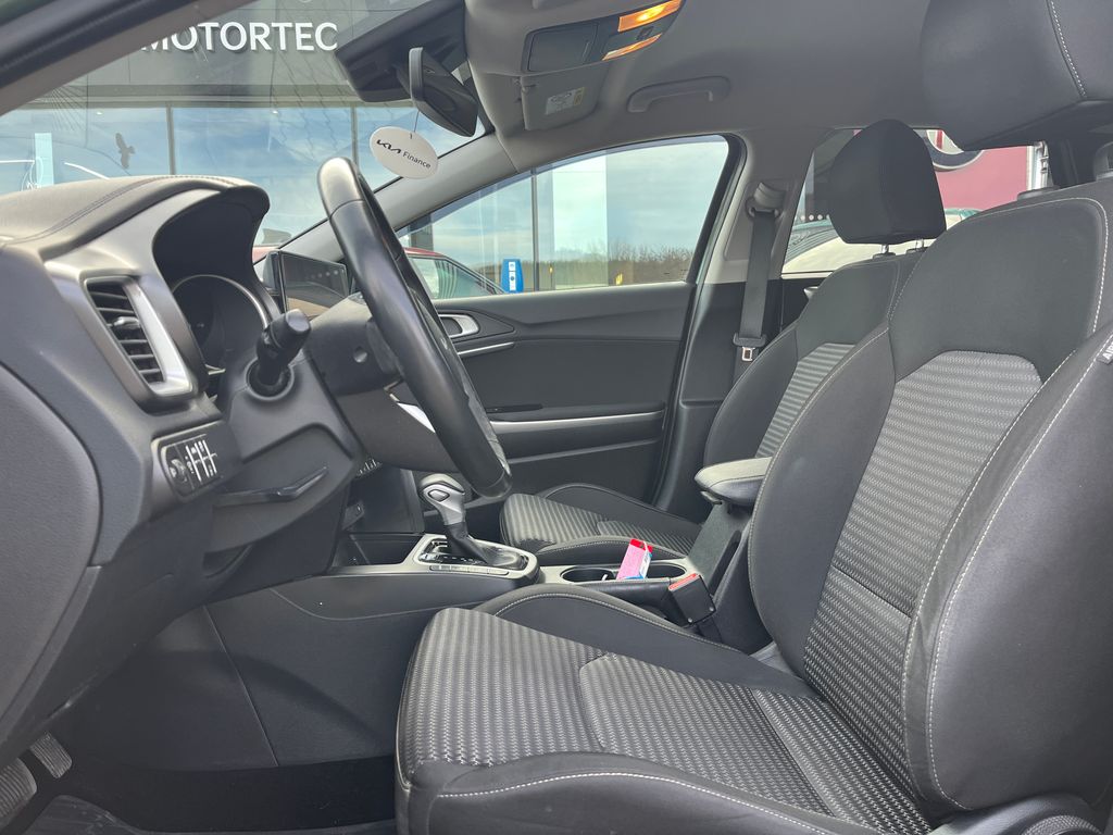 kia-ceed-1-5-t-gdi-exclusive-sw - 5