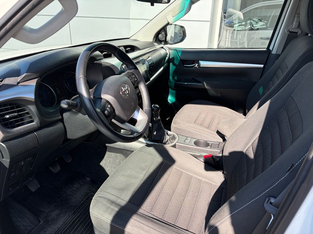 toyota-hilux-active-2-4l-diesel-6m-t-4x4 - 3