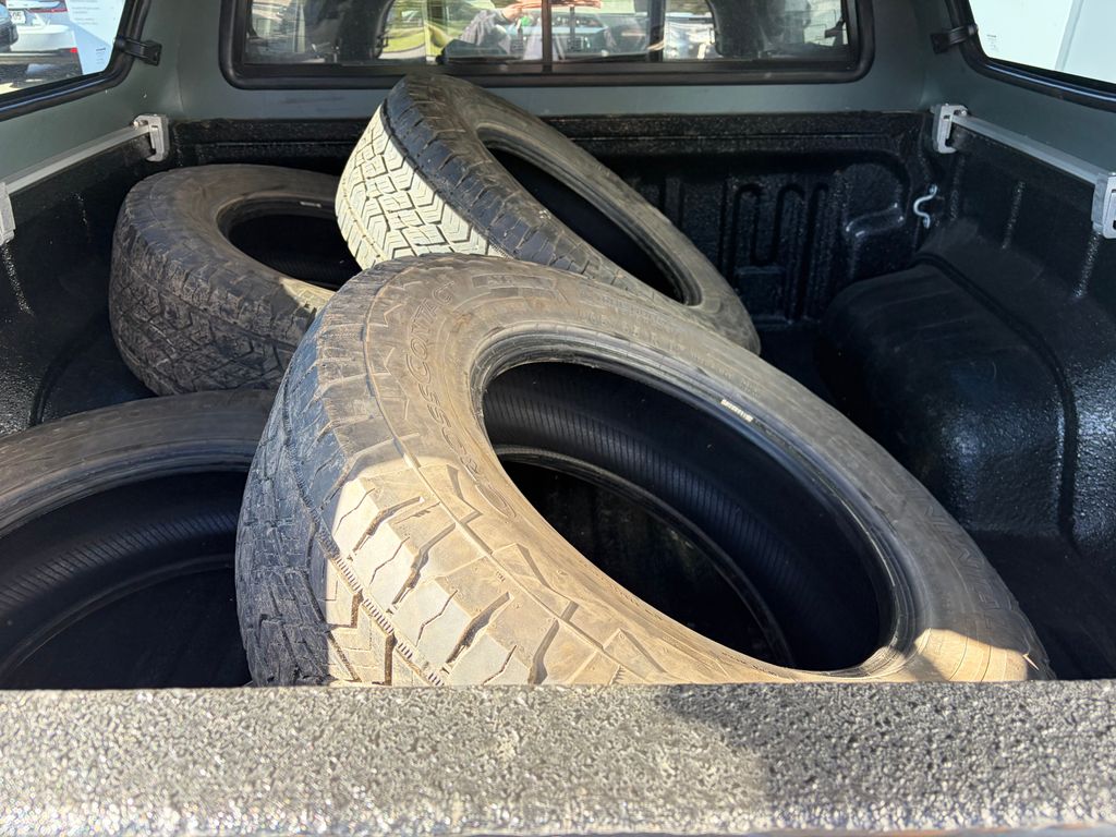 toyota-hilux-active-2-4l-diesel-6m-t-4x4 - 5