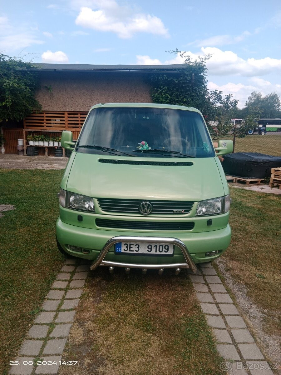Volkswagen Caravelle 2,5   T4