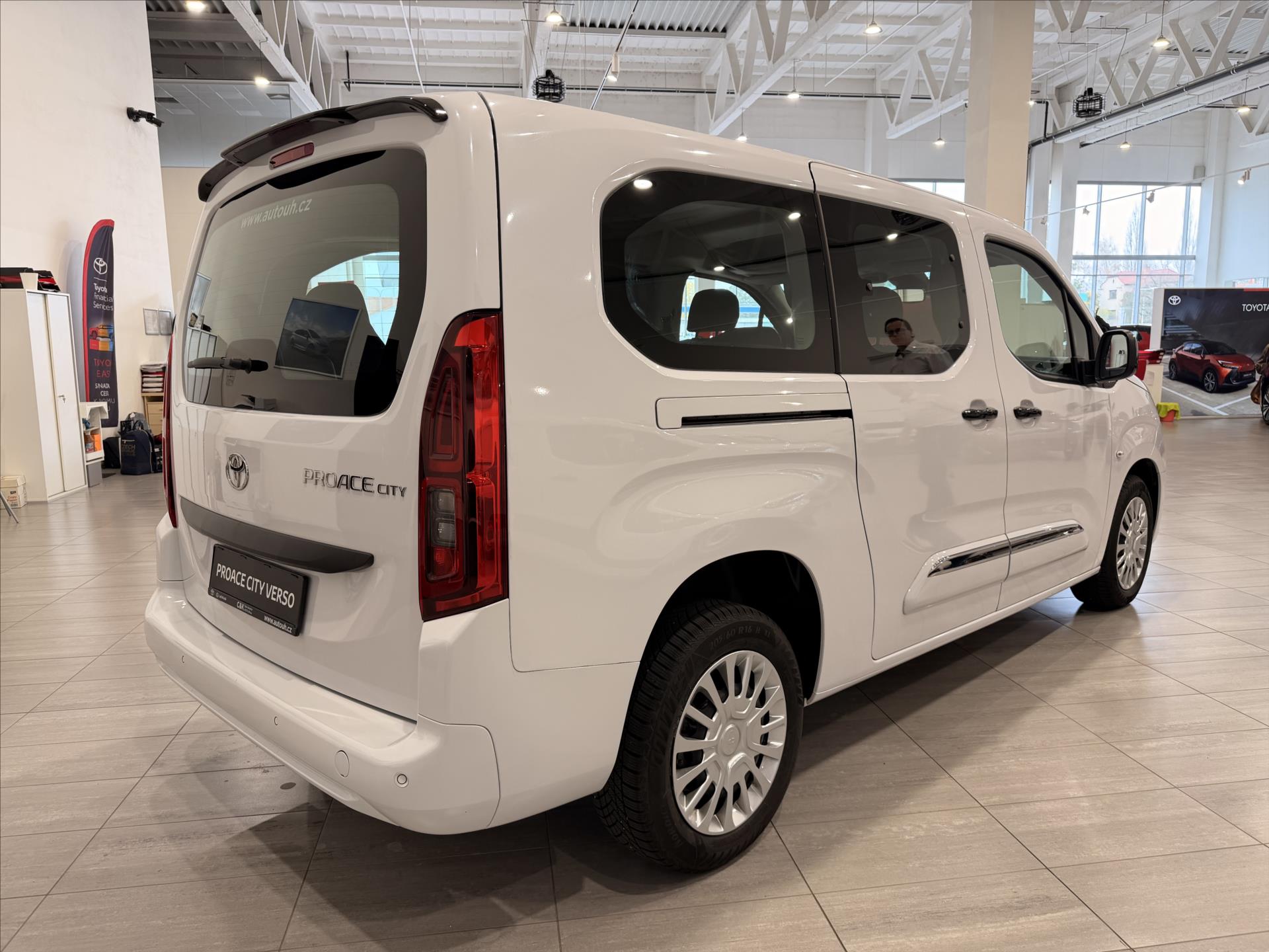 toyota-proace-1-5-business-7s-1-5-diesel-130hp-lwb - 5
