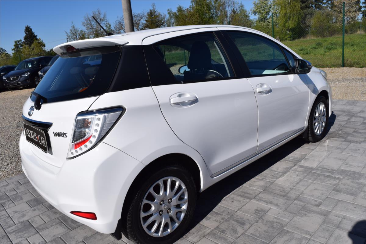 toyota-yaris-1-0-vvt-i-51kw-kamera-navi-alu - 4