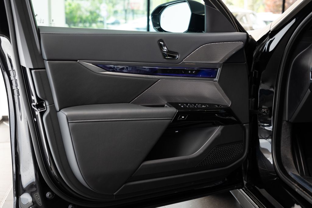 bmw-rada-7-d-xdrive-m-sport-pro-b-o-360 - 6