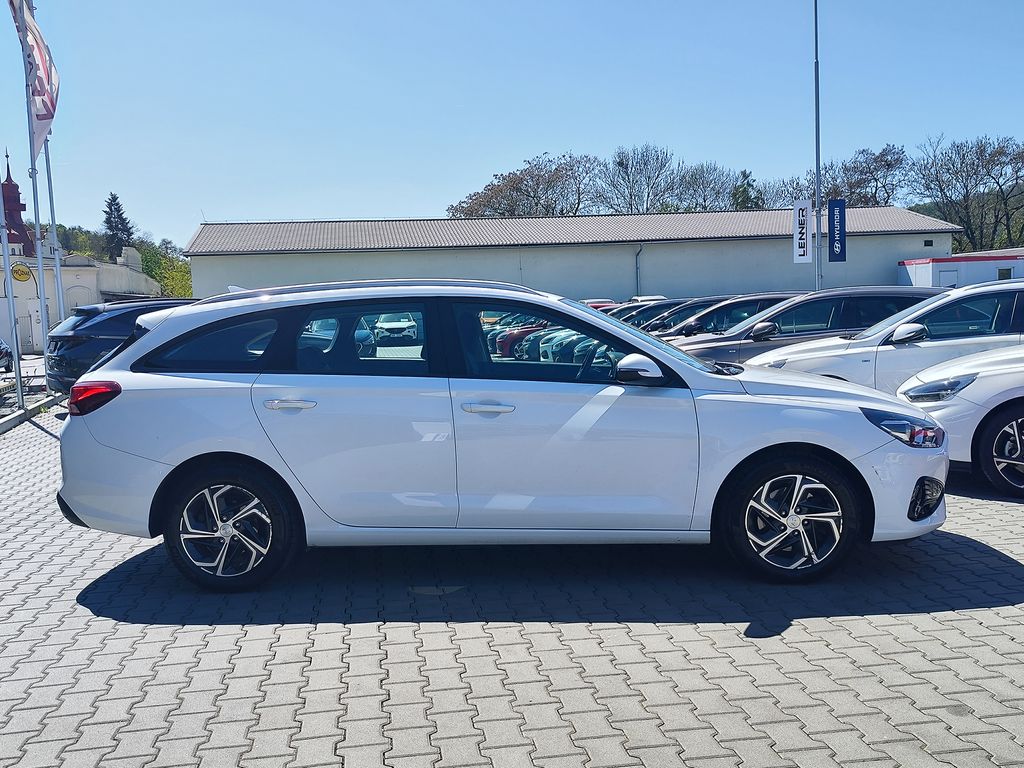 hyundai-i30-1-6-crdi-85kw-komfort - 3