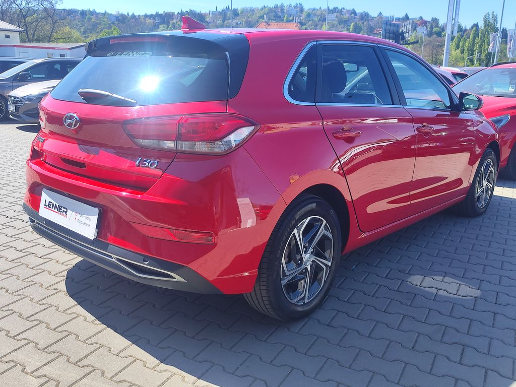 hyundai-i30-1-5i-81kw-smart-navi - 4