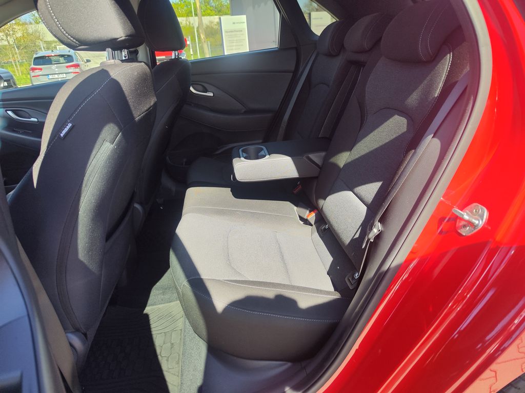 hyundai-i30-1-5i-81kw-smart-navi - 9
