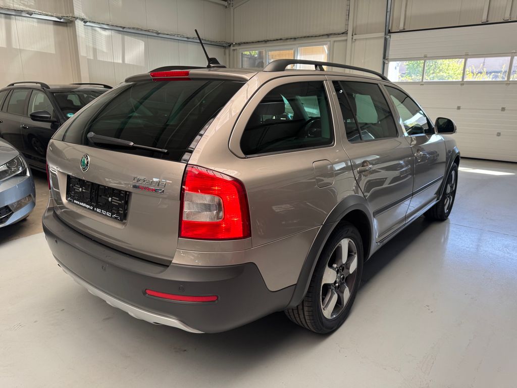 skoda-octavia-combi-2-0-tdi-4x4-scout - 5