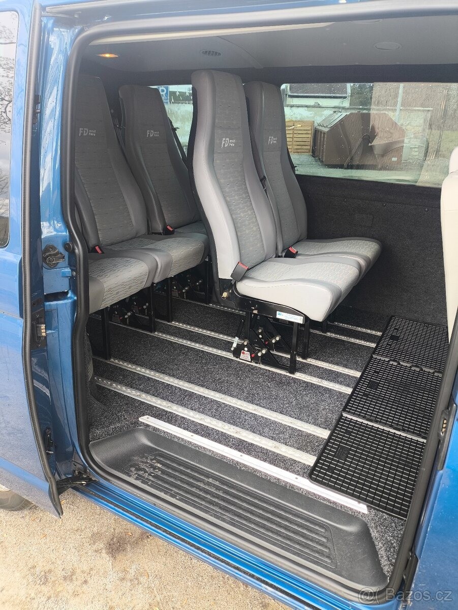 volkswagen-transporter-2-0-tdi-132kw-r-v-2011-dph - 8