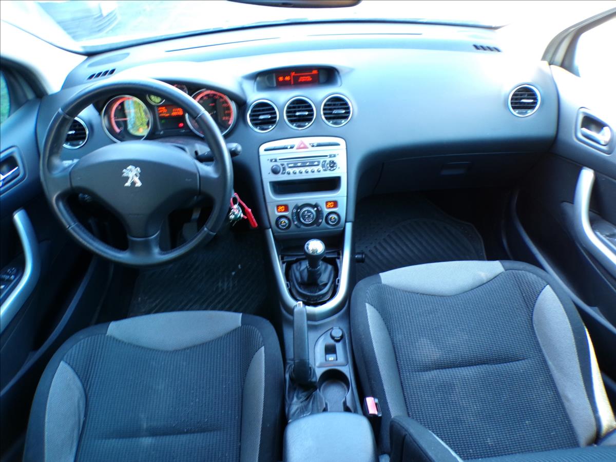 peugeot-308-1-6-hdi-klimatizace - 6