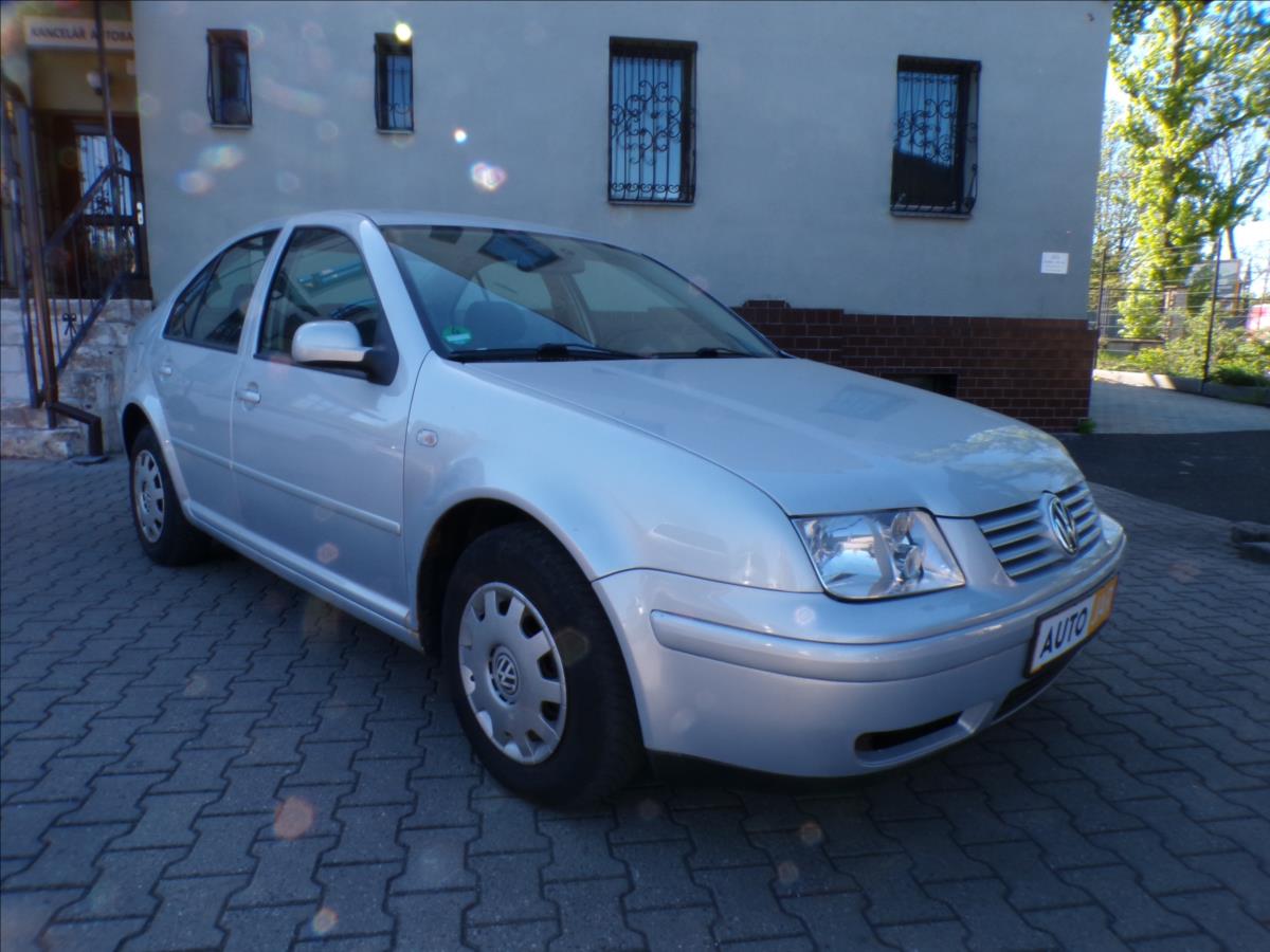 Volkswagen Bora 1,6 i  DIGI.KLIMA